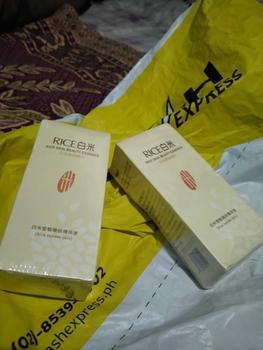 Product Review of White Rice Essence Whitening Facial Moisturizer from R**e 3