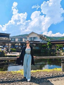 Product Review of Quần Jeans Ống Rộng Phong Cách Hàn Quốc KARA 498- Chất vải dày dặn, thoải mãi, dễ phối đồ from 🍗**🍗 3