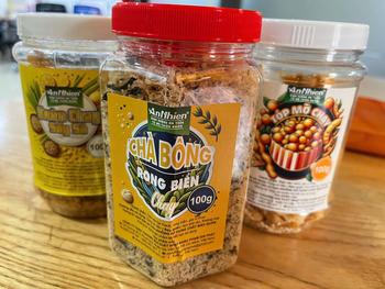 Product Review of An Nhiên - Combo Ăn vặt chay (Sườn chay sấy sả 100g, Chà bông rong biển chay 100g, Sườn chay sấy mè sợi 100g) from H**g L** 1