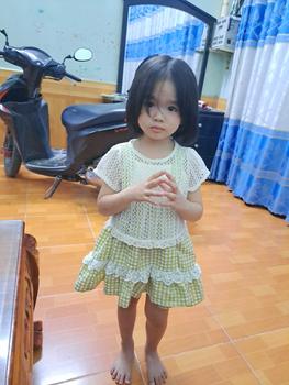 Product Review of [ Minna]Váy yếm kẻ caro siêu xinh cho bé gái kèm áo ren (9-27kg) thoáng mát from ☘**y T**🍀 3