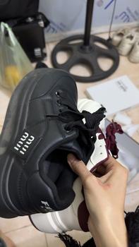 Product Review of Giày thể thao, sneaker nữ đế cao 4 phân phối sọc đế bánh mì, chất da PU phong cách năng động dễ phối đồ from G** ă** h**🐽 2