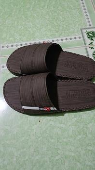 Product Review of Dép Quai Ngang Nam Da DONAVY Cao Cấp, Thiết Kế Khóa ZIP Trẻ Trung Hot Trend 2025 Có Size Từ 38 Đến 45 D.ZIP from N**n Đ**n P**g 0