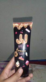 Product Review of ครีมกันแดด เจเจไวท์ มี 3 สี SPF 50 PA+++ กันแดดผิวกาย ปกป้องผิวจากรังสียูวี ปริมาณสุทธิ 70 ml. from ญ**า ** 1