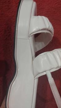 Product Review of Windaili Arumi - Sandal Tali Flatfrom weges Karet Wanita from D**i F**h ❤** 1