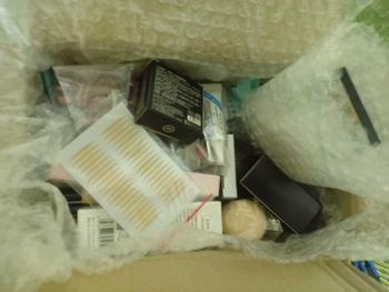 Product Review of Bộ Trang Điểm 24 món gồm Xịt khoá make-up, Bảng phấn mắt, Kem nền, Kẻ mắt, Kẻ mày, Bộ cọ, Kẹp cong mi, Son, Phấn phủ.. đầy đủ như hình Mỹ Phẩm Nữ from H**g B** t** 0