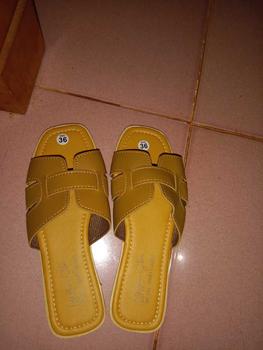 Product Review of Giày Sandal Nữ Đế Cao 5P, Thời Trang Đơn Giản Sang Trọng, Quai Da Xịn Mịn Có Đính Nút  G.sandal Đính nút from m** ** b** 0