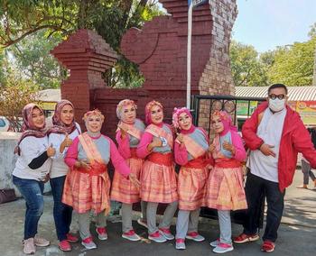 Product Review of Kaos Raglan Wanita Lengan Panjang - Baju Reglan Cewek Polos - Ukuran S M L XL from C**e O**p 0