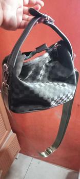 Product Review of Akaci store | KARLA Tas Tangan Wanita Tas Selempang Wanita Terbaru 09-8111 from v**a s**☺ 0