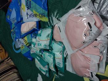 Product Review of หน้ากากอนามัย เด็กสีพื้น หนา5 ชั้น สำหรับเด็ก4-12ขวบ 1แพ็ค10ชิ้น from M**T 2