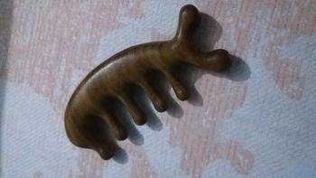 Product Review of Lược Massage gỗ đàn hương đầu kinh tuyến da đầu vai cổ chống tĩnh điện răng rộng mới from l**y 0
