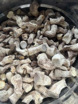 Product Review of Chân Nấm Hương Khô Việt Nam túi 1kg from L**i R**w 0