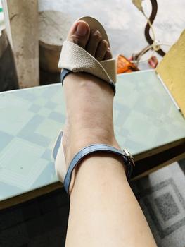 Product Review of Giày sandal gót dày phong cách cổ tích mùa hè 2025 phong cách mới thoải mái và đa năng nhẹ nhàng gót vừa cao gót La Mã khóa cao gót Nữ Nhung from T** T**g 0