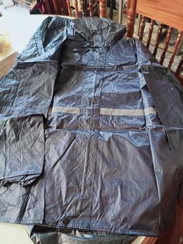 Product Review of ชุดกันฝน มีแถบสะท้อนแสง รุ่นหมวกติดเสื้อ Waterproof Rain Suitt เสื้อกันฝนมอเตอร์ไซค์ Split raincoat from โ**ล 2
