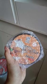 Product Review of Vraya เกลือสครับนมวีรยากลูต้าสำหรับผิวกาย 350 ml แพ็ค 3 กระปุก 3 สูตร Scrub มะเขือเทศ from M** n**e i** แ**🍒 2