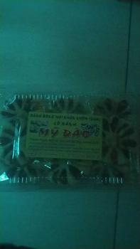Product Review of bánh khóm hoa mai-  # ít đường- hương vị dứa -  Hữu cơ # Đào bánh khóm vị chua ngọt không gmo banh bánh abc ăn cùng from T**9 1