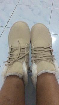 Product Review of พร้อมส่ง รองเท้าบูทกันขาว ลุยหิมะ สไตส์เกาหลี น่ารักชิคๆ แบบผู้เชือก บุขนนุ่มลุยหิมะได้ ใส่เที่ยวน่ารักภ from T**y 0