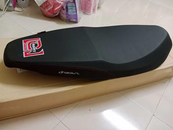 Product Review of เบาะปาด เอง รุ่น Wave 125i LED ปี 2023-2025 ทรงกลาง ปาดสองตอน ผ้าเบาะสีดำ กันน้ำ สกรีนข้าง เบาะรถมอเตอร์ไซค์ Motorcycle เบาะปาดสำเร็จพร้อมใช้งาน ทอง โช๊ค from แ**🥰 3