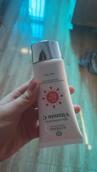 Product Review of KEM CHỐNG NẮNG VITAMIN C (Tặng nước hoa) PHÙ HỢP VỚI MỌI LOẠI DA Skincare Nữ Làm Đẹp Da from ** 0