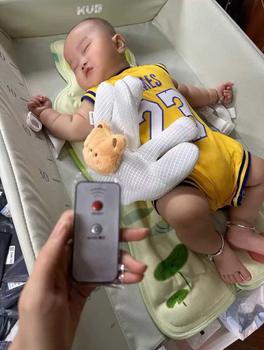Product Review of Bàn Tay Vỗ Bé Ngủ - Chống Giật Mình - Giúp Bé Ngủ Ngon Và Sâu Giấc ( có điều khiển từ xa - 3 chế độ vỗ ) from B** M** 1