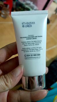 Product Review of Kem chống nắng SPF 50 PA +++  , nâng 2-3 tông da Linh Hương hàng mới sx hsd 2028 from T**h Đ**n T** 1