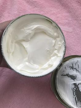Product Review of Kem DƯỠNG Trắng Da Body Út Thuý 250gr from i**. 2