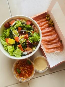 Product Review of [HCM - Giao 2H] Sashimi Cá Hồi 150g - 300g - 500g Tươi Ngon & Gia Vị Ăn Kèm - Đảo Hải Sản from T**p 1