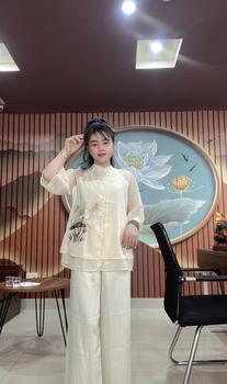 Product Review of Bộ Đi Chùa Áo Voan 3 Lớp Cổ TRụ Hoạ Tiết Thêu, Mã P68 from K**️ 0