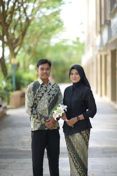 Product Review of kebayamandeh + SET COUPLE ROK PLISKET+KEMEJA BATIK LENGAN PANJANG Kancing Katun from D**e 0