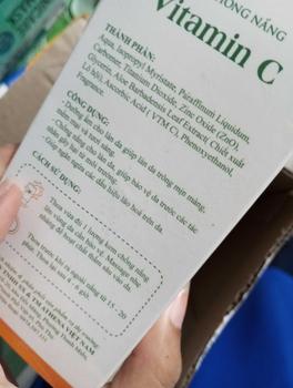 Product Review of KEM CHỐNG NẮNG VITAMIN C (Tặng nước hoa) PHÙ HỢP VỚI MỌI LOẠI DA Skincare Nữ Làm Đẹp Da from T**👻 3
