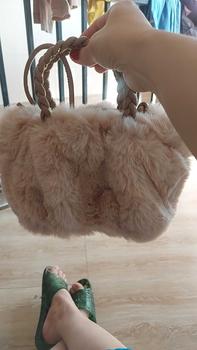 Product Review of Túi Lông Giả, Hàng Mới Về, Túi Nhồi Bông Thiết Kế Bí Ngô Dễ Thương, Túi Tote Mây Mềm, Túi Đeo Chéo, Thích Hợp Cho Mùa Thu Và Mùa Đông, Phong Cách E7E4 from P**g L** 1