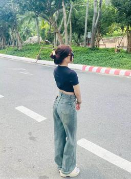 Product Review of Quần jean rách ống suông phong cách - Quanjeanrach9301_P11K10 Nữ Women from M** b** n**c 1