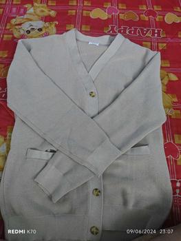 Product Review of Áo khoác cardigan GRAVAS chất liệu cotton dày dặn, mềm mịn, sang trọng, thanh lịch - HUSSIO from Đ**h H**h 0