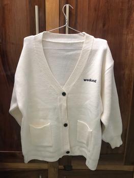 Product Review of Áo cardigan thêu chữ Weekend trắng / đen / xám / nâu from t**n 1
