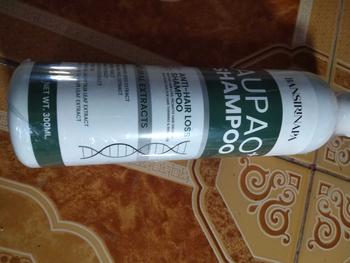 Product Review of แชมพูอู๋เป่า บ้านศิรินภา แชมพูขจัดรังแค Aupao Shampoo (1ขวด300ml.) from l**1 1