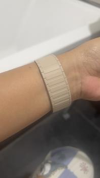 Product Review of สายนาฬิกาซีลแม่เหล็กซิลิโคน Apple, การออกแบบบล็อคสีมินิมอล, เข้ากันได้กับขนาด 38 มม., 40 มม., 41 มม., 42 มม., 44 มม., 45 มม., เหมาะสำหรับ iWatch Series 7, 8, 9, Ultra, SE from H**2 1