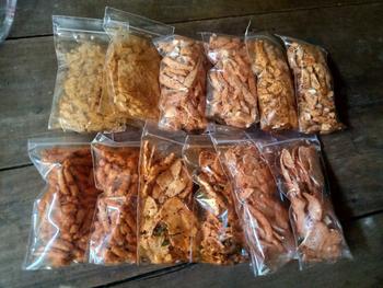 Product Review of Paket Cemilan Serba 5 ribuan 12 pcs (Dapat 12 Bungkus Cemilan) from 0**3 0