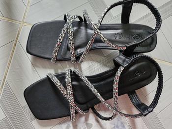 Product Review of MÃ 6 Shop dép bigsize dây đá quai chéo kết hợp hậu chun sau  gót chọn cao 3-9cm from L**g N** 1