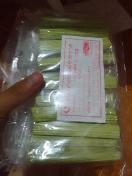 Product Review of ตังเมกรอบเมืองตราด ขนมไม้ มีอย. มีฮาลาล ขนมยุค90 from T**ฯ 0