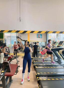 Product Review of Đồ tập gym Top JUMP tập yoga BODY SUIT cao cấp tôn dáng co giãn 4 chiều, thấm hút mồ hôi from H**💰 1