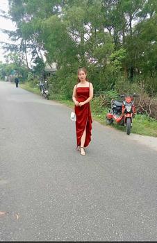 Product Review of VÁY LỤA THIẾT KẾ XẺ TÀ TÔN DÁNG CHÍT LY EO from Đ**u 0