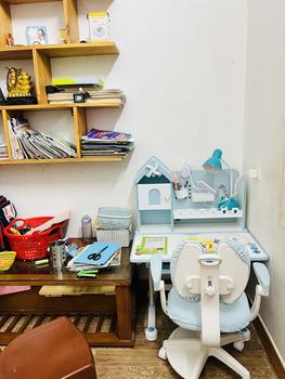 Product Review of Bộ B7 bàn ghế - bàn học chống gù chống cận có kệ sách mới, nâng cấp ghế xoay 360 độ có bánh xe from H** Q** 0