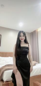 Product Review of VÁY LỤA THIẾT KẾ XẺ TÀ TÔN DÁNG CHÍT LY EO from T**o L**h 0