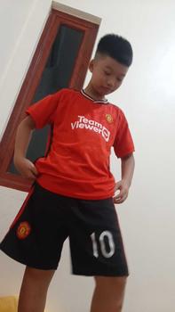 Product Review of Bộ quần áo đá bóng Manchester United đỏ- trẻ em- vải mè Nhật (có in TÊN + SỐ theo yêu cầu) from N**n T** H** 0
