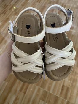 Product Review of Sandal dây đan chéo quai hậu cho bé gái đi học from N** T**o 0