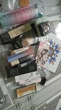 Product Review of Bộ Trang Điểm 24 món gồm Xịt khoá make-up, Bảng phấn mắt, Kem nền, Kẻ mắt, Kẻ mày, Bộ cọ, Kẹp cong mi, Son, Phấn phủ.. đầy đủ như hình Mỹ Phẩm Nữ from L** T**m 0