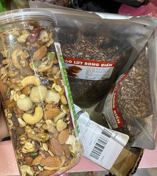 Product Review of Gạo Lức Sấy Rong Biển chín ăn liền  Không Chiên Snack Ăn Vặt Thức Ăn from K**🐹 0