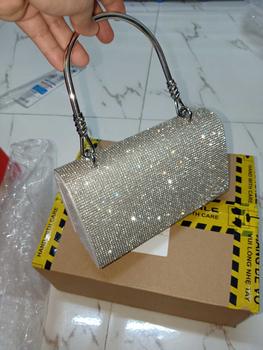 Product Review of Túi Xách Nữ Đeo Chéo Bag Clutch Đi Tiệc Cầm Tay Quai Kiềng Đính Đá BlingBling Màu Đen Màu Bạc Sang Chảnh Kèm Dây Xích Size 18 HÀNG CHUẨN QC Nhung Kem tuixach  thoitrang Khô sạch Nhẫn Đinh from H**💔 2
