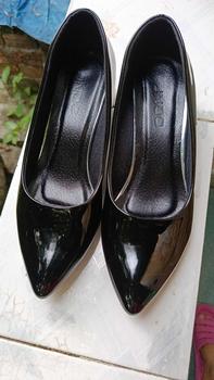 Product Review of Giày Cao Gót 3p Da Bóng Sai 35-42 Fom Chuẩn Đế Cao Su Chống Trơn - Shoes Jean from Đ**n T** N**c T**o 1