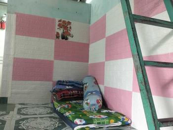 Product Review of (Tặng hoa 3D )Siêu phẩm 40 tấm xốp dán tường nhiều màu kích thước 70 cm x 40 cm from B**h t**n 0