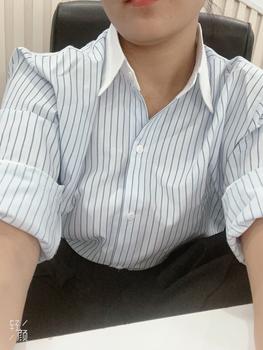 Product Review of Áo sơ mi kẻ sọc viền trắng from T**o 0